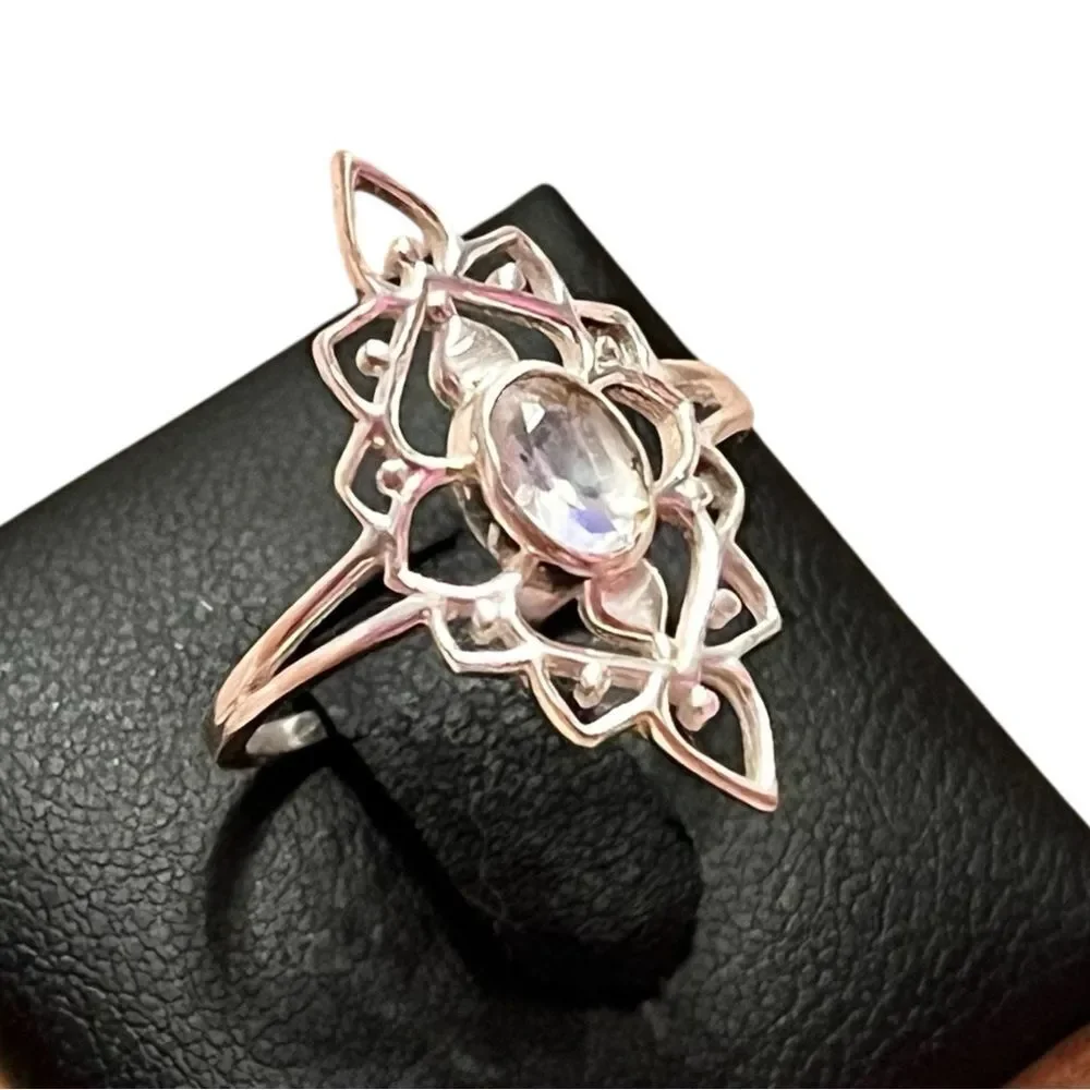 Elegant Sterling Silver Filigree Moonstone Ring Size 7-3/4